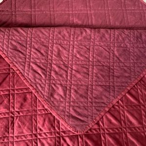 Queen comforter with 2 large shams